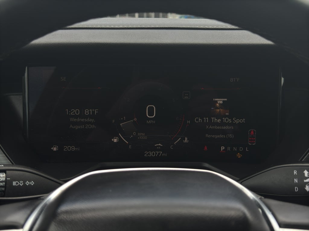 2025 GMC Acadia Elevation