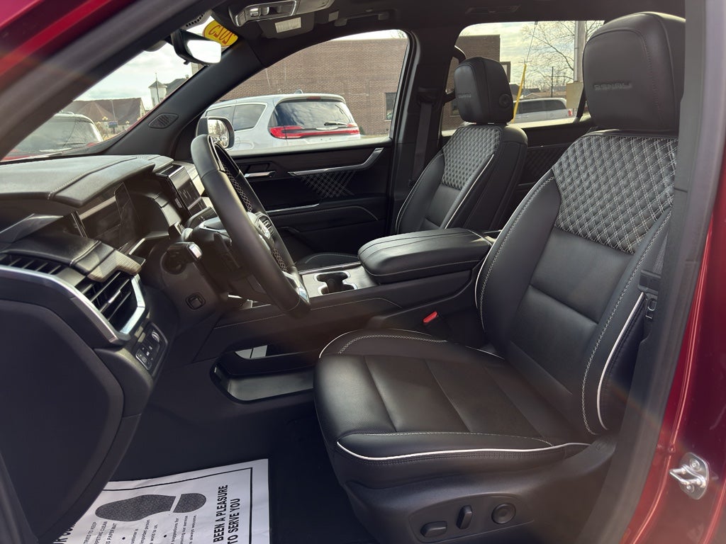 2025 GMC Acadia Denali