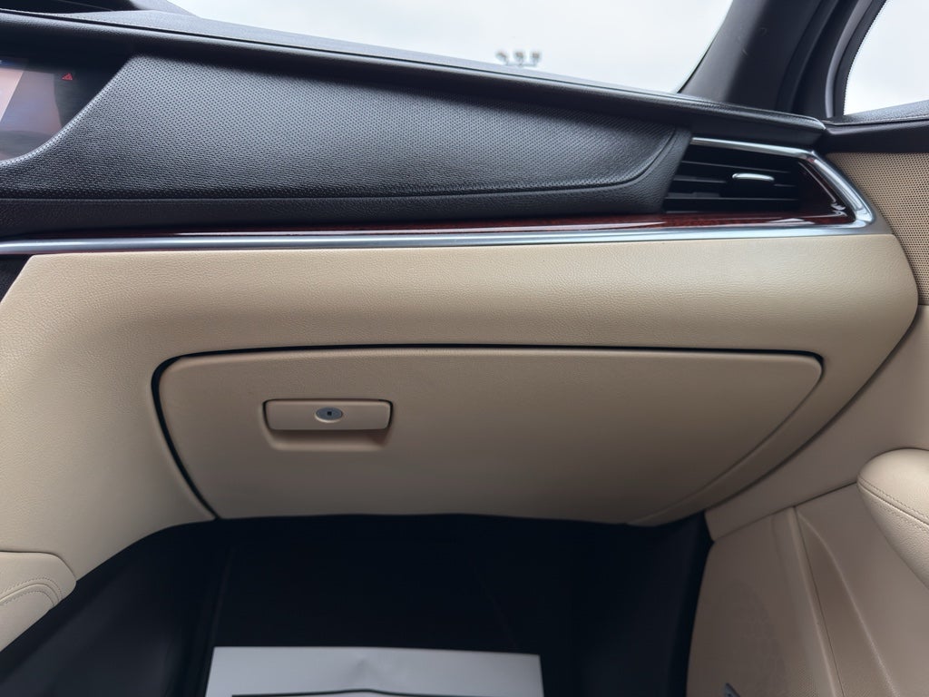 2017 Cadillac XT5 Premium Luxury FWD