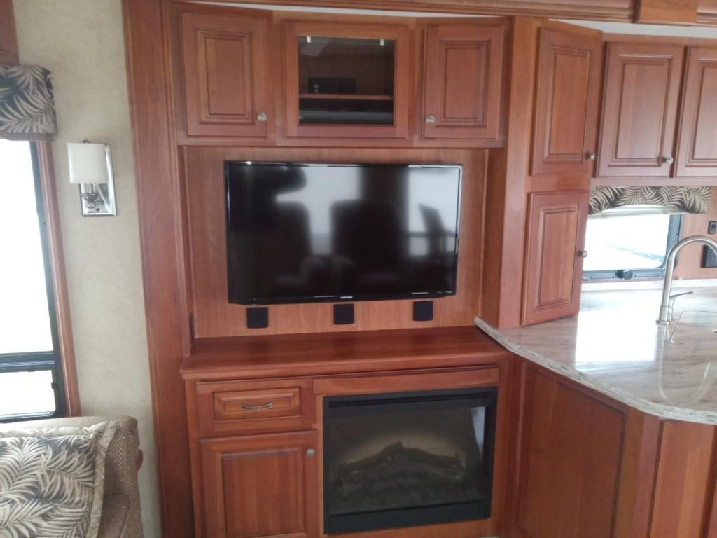 2013 LIFESTYLE LS32FW Base