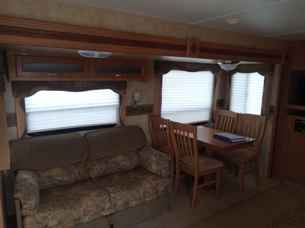 2010 JAYCO EAGLE Base