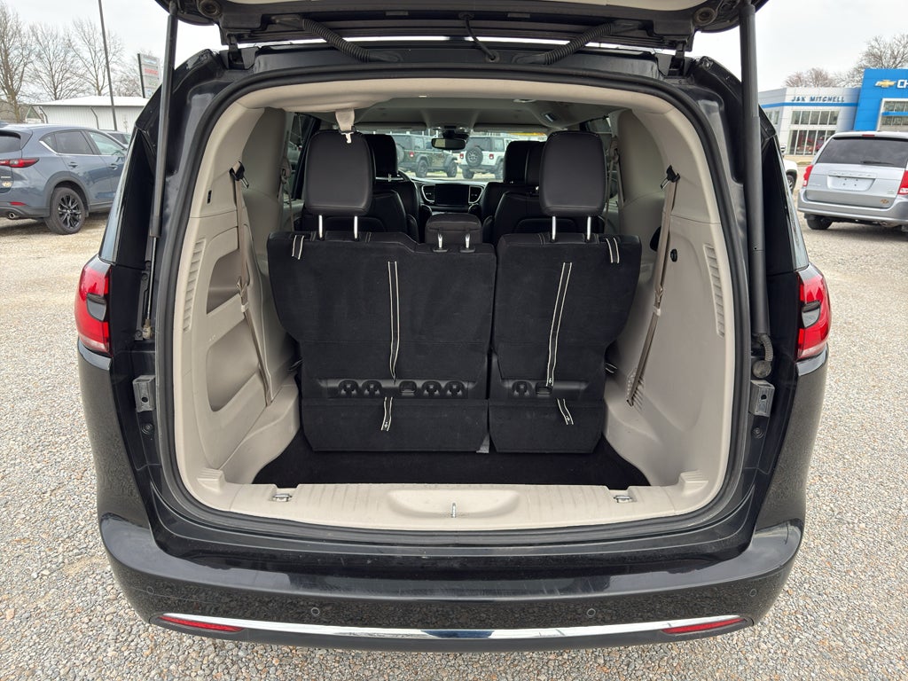 2022 Chrysler Pacifica Touring L