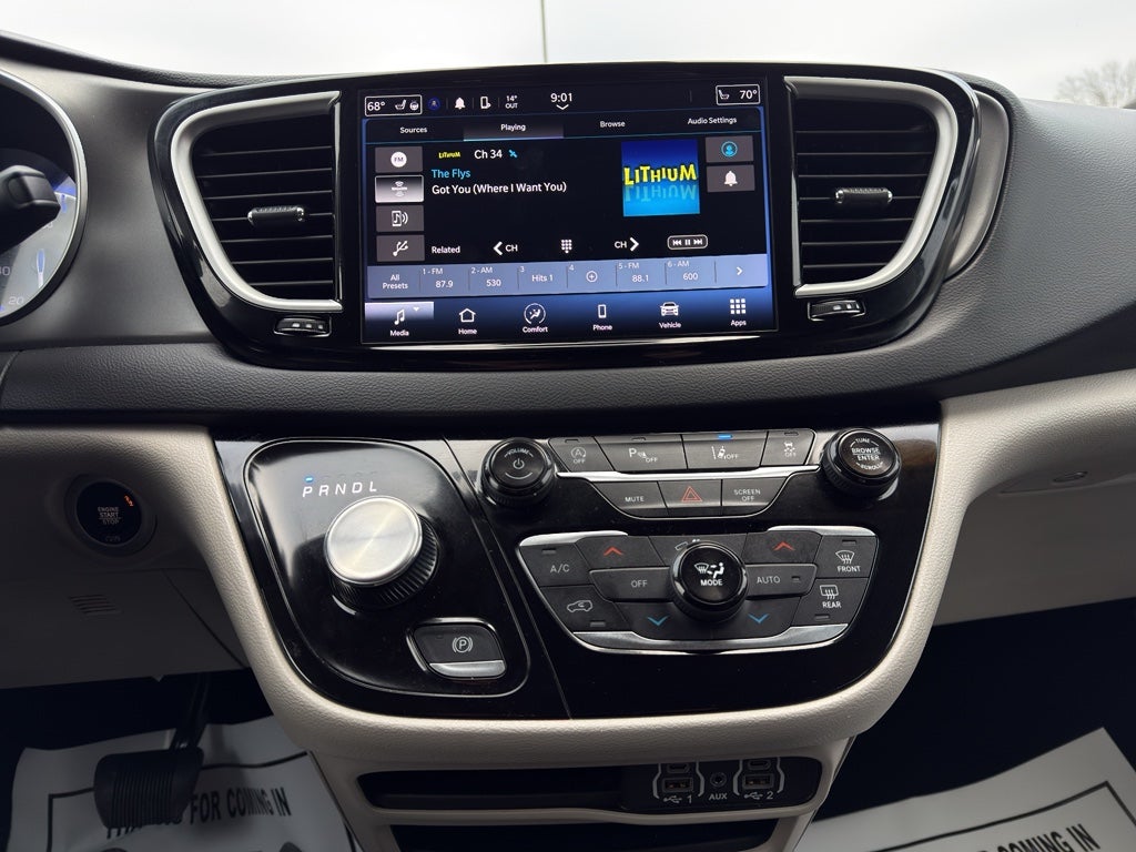 2024 Chrysler Pacifica Touring L