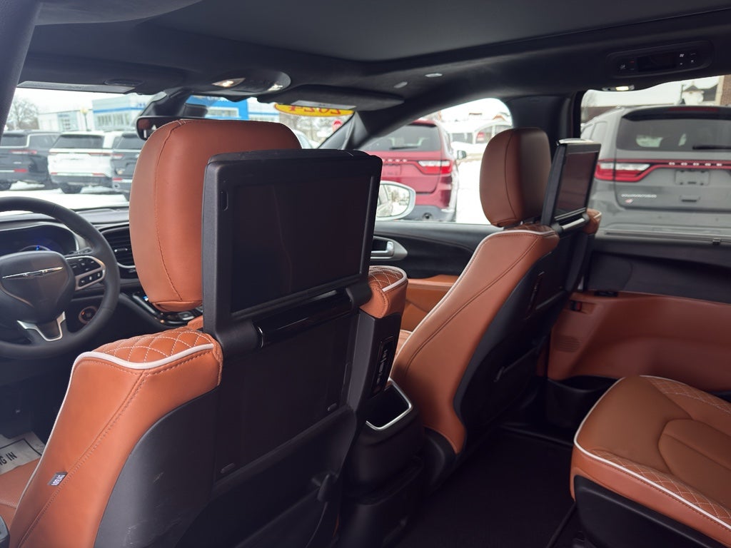 2024 Chrysler Pacifica Hybrid Pinnacle