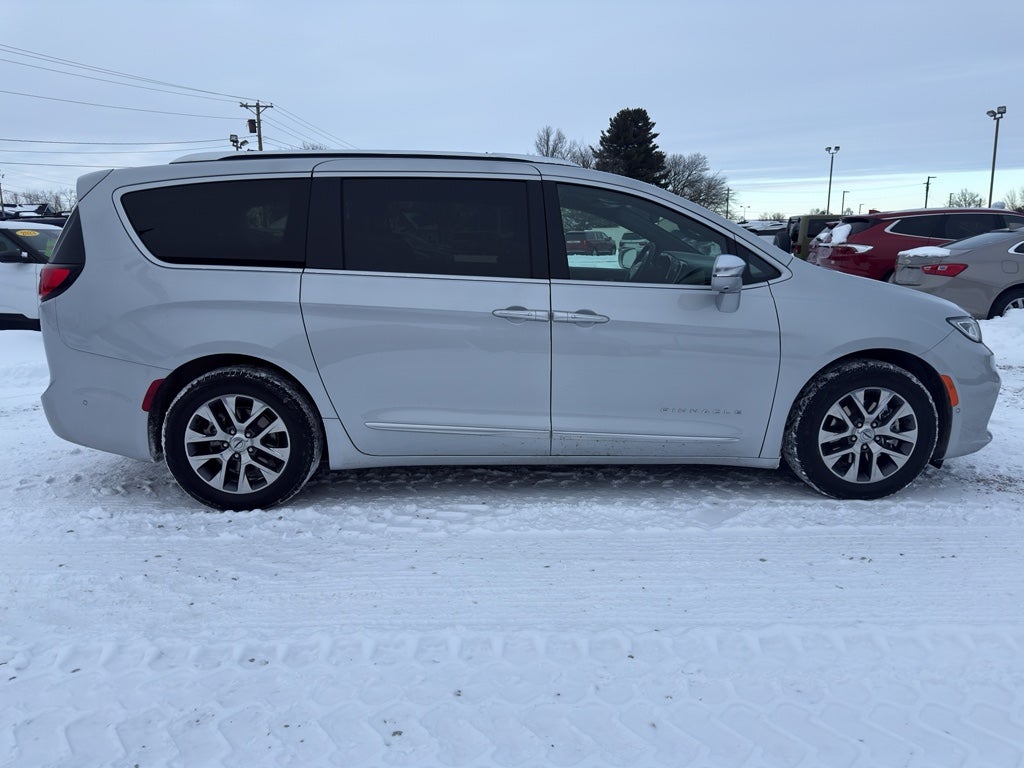 2024 Chrysler Pacifica Hybrid Pinnacle