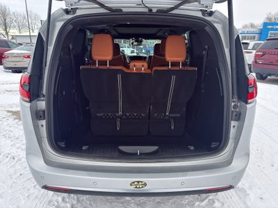 2024 Chrysler Pacifica Hybrid Pinnacle