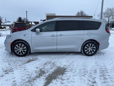 2024 Chrysler Pacifica Hybrid Pinnacle