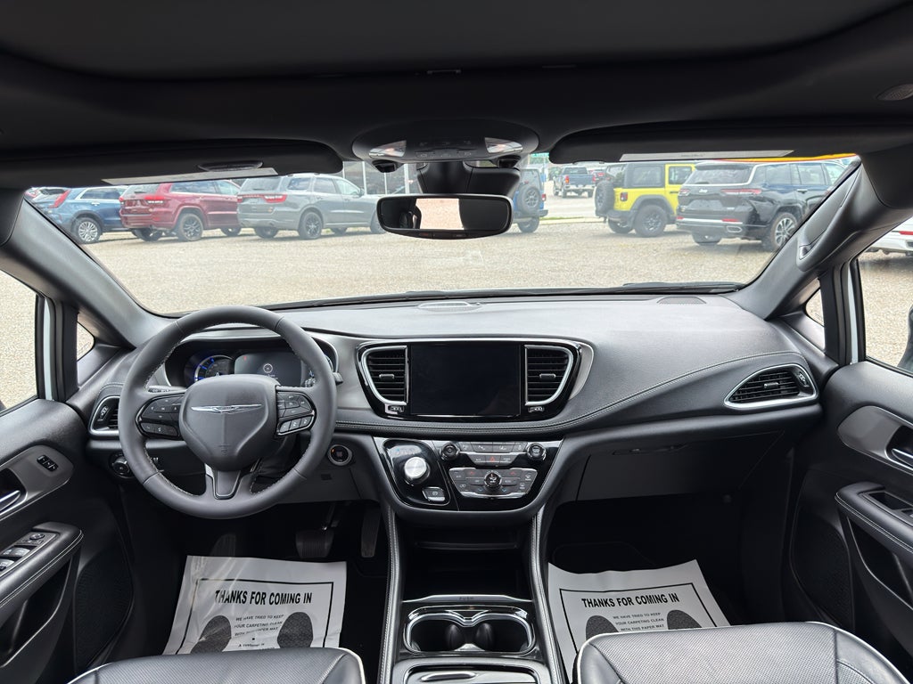 2024 Chrysler Pacifica Hybrid Premium S Appearance Pkg