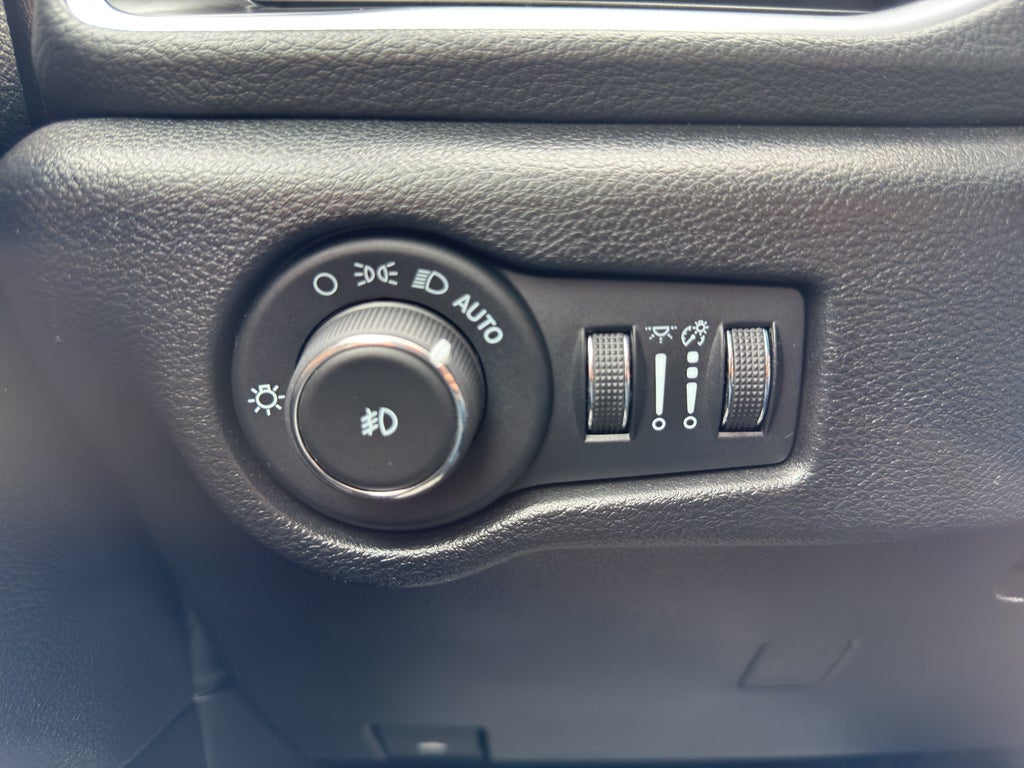 2024 Chrysler Pacifica Hybrid Premium S Appearance Pkg