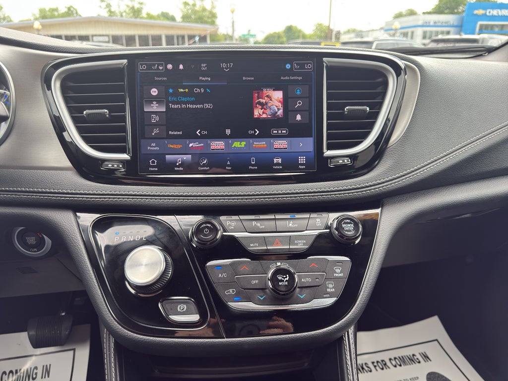 2024 Chrysler Pacifica Hybrid Premium S Appearance Pkg