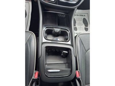 2024 Chrysler Pacifica Hybrid Premium S Appearance Pkg