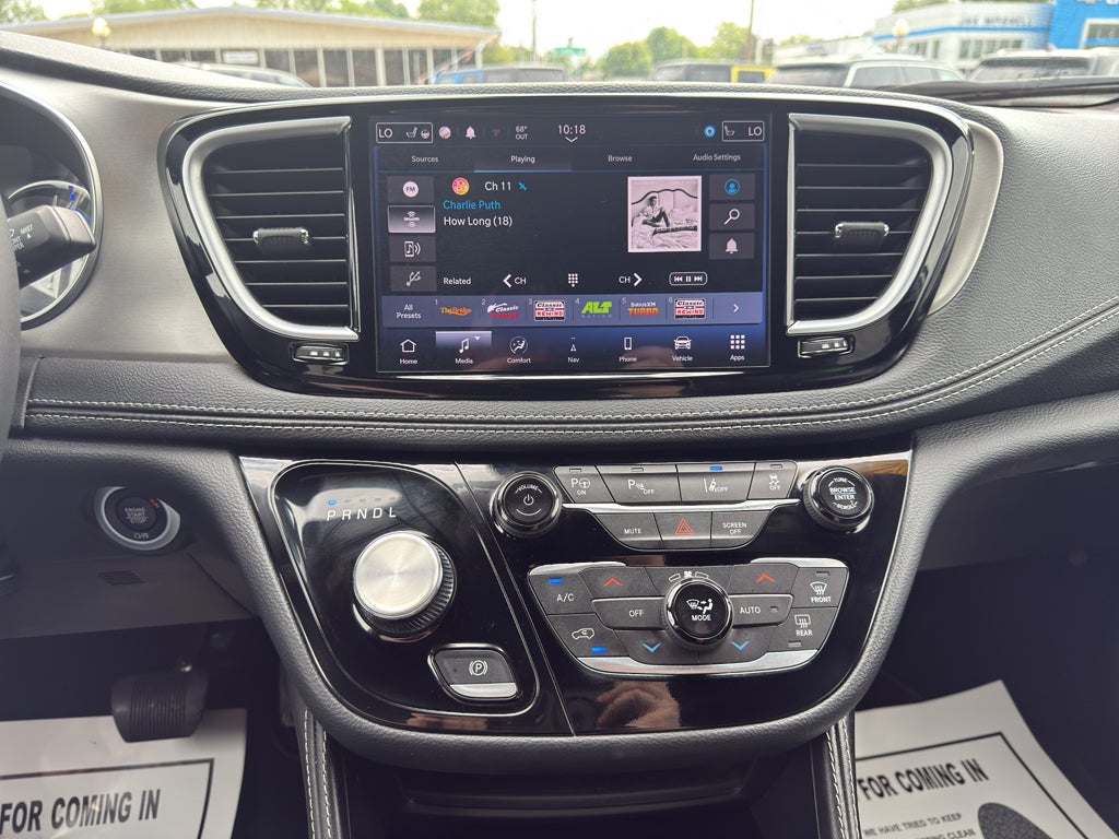 2024 Chrysler Pacifica Hybrid Premium S Appearance Pkg