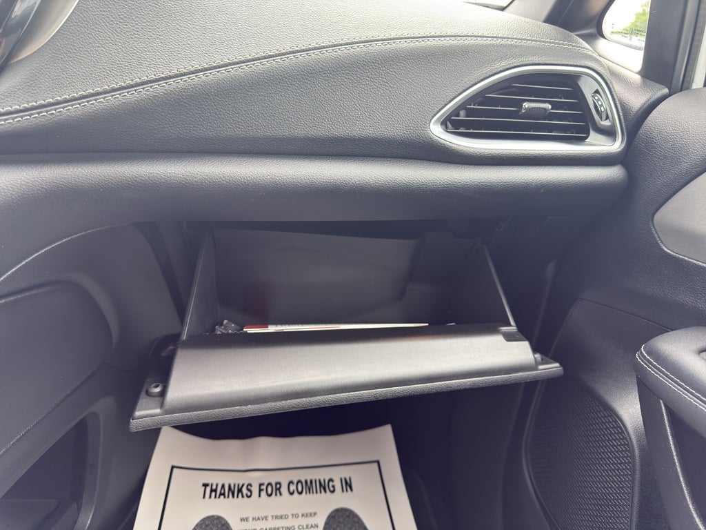 2024 Chrysler Pacifica Hybrid Premium S Appearance Pkg