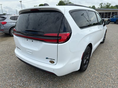 2024 Chrysler Pacifica Hybrid Premium S Appearance Pkg