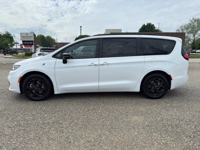 2024 Chrysler Pacifica Hybrid Premium S Appearance Pkg
