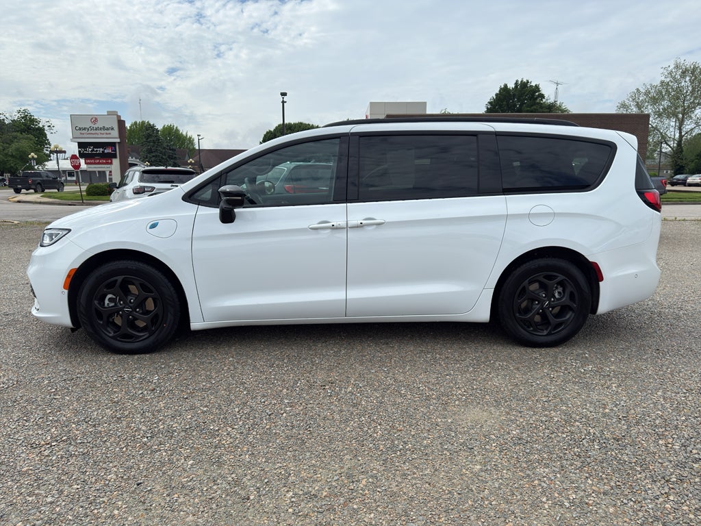 2024 Chrysler Pacifica Hybrid Premium S Appearance Pkg