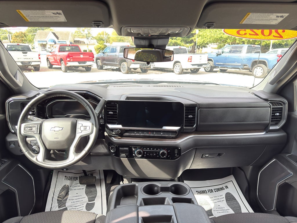 2025 Chevrolet Silverado 1500 LT