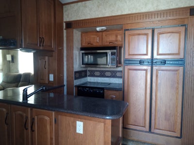 2011 MONTANA fifth whee Base