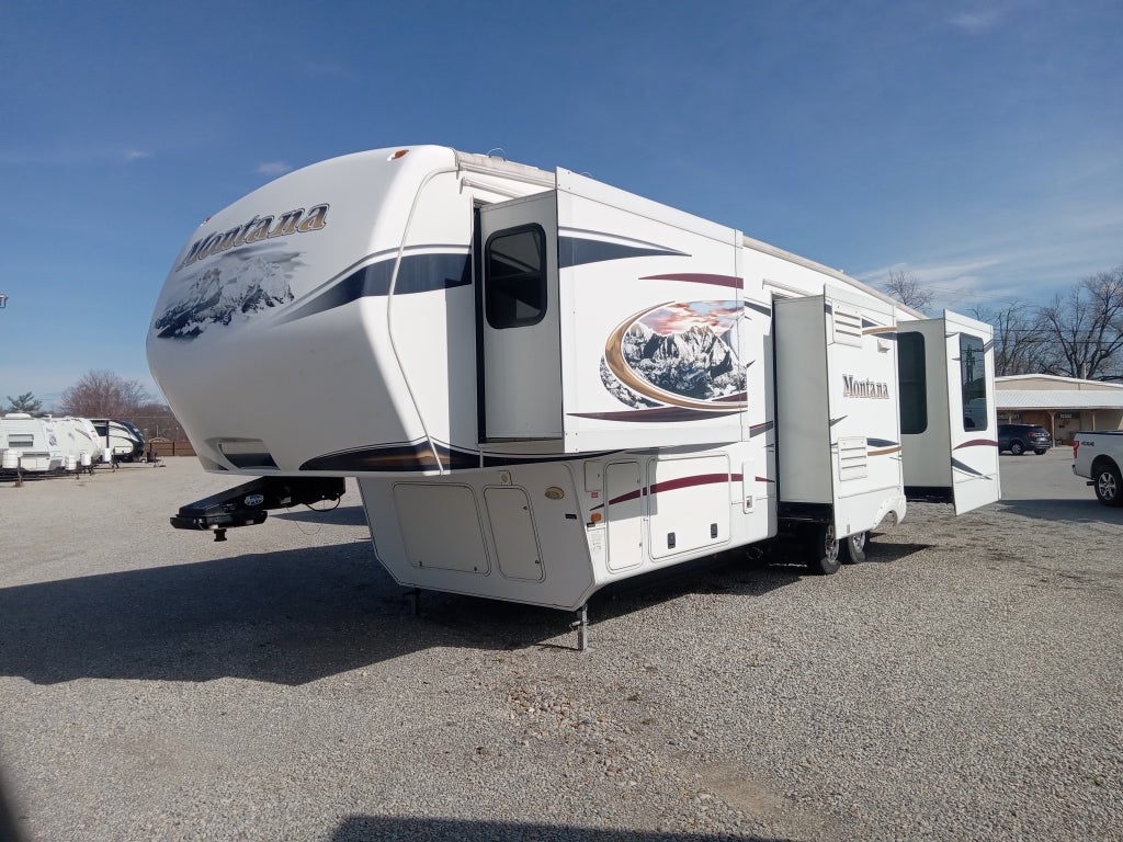 2011 MONTANA fifth whee Base