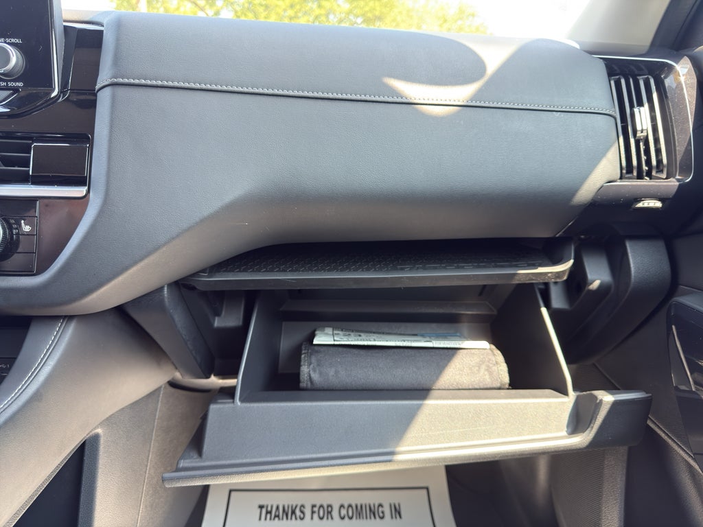 2023 Nissan Pathfinder SV