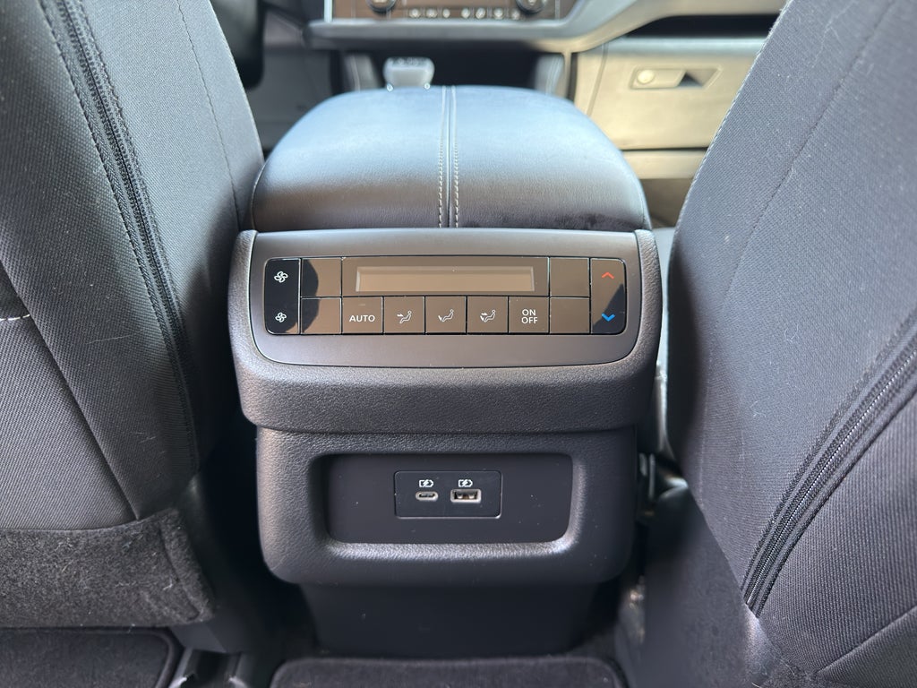 2023 Nissan Pathfinder SV