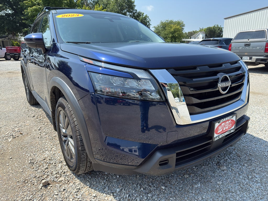 2023 Nissan Pathfinder SV