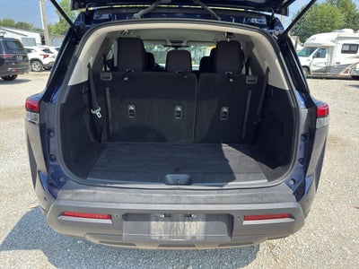 2023 Nissan Pathfinder SV