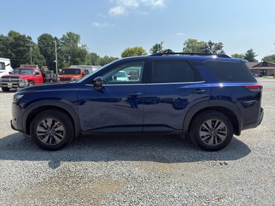 2023 Nissan Pathfinder SV