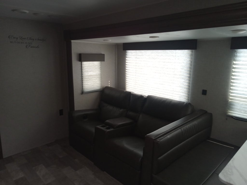 2021 FOREST RIV DELLA TERR Base