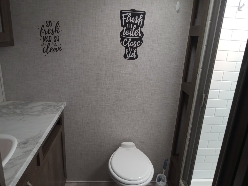 2021 FOREST RIV DELLA TERR Base