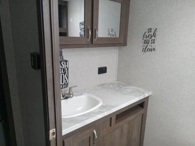 2021 FOREST RIV DELLA TERR Base