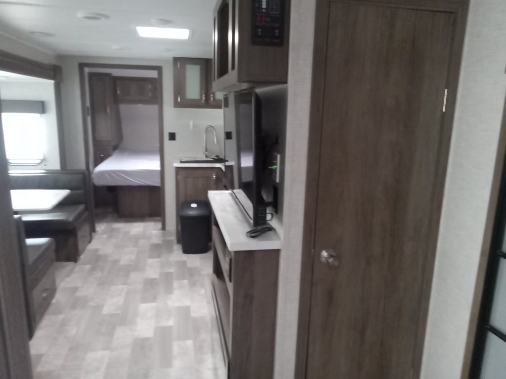 2021 FOREST RIV DELLA TERR Base