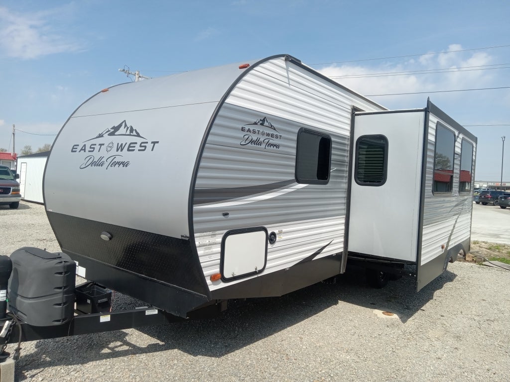 2021 FOREST RIV DELLA TERR Base