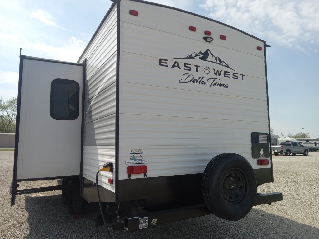 2021 FOREST RIV DELLA TERR Base