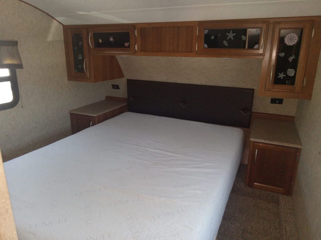 2017 FOREST RIV CRUSADER Base